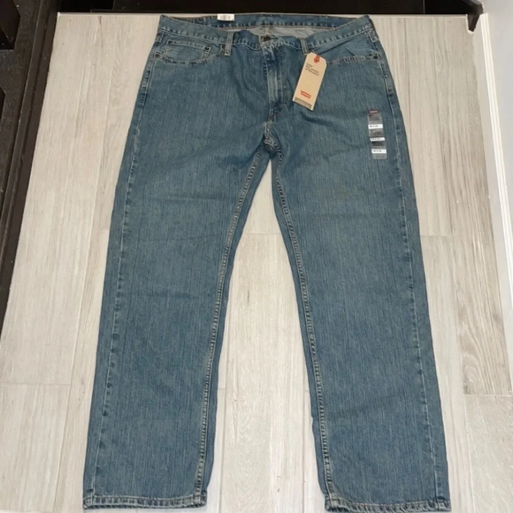 Levis Relaxed Jeans